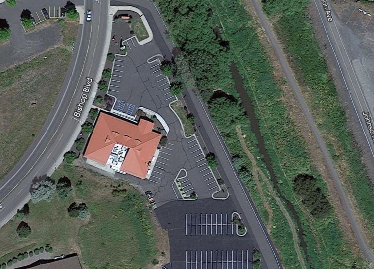 More Photos Of 1095 SE Bishop Blvd, Pullman Office For Sale