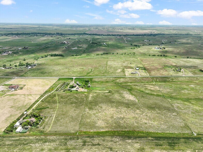 More Photos Of 1335 S Kio St, Watkins Veterinarian Kennel For Sale