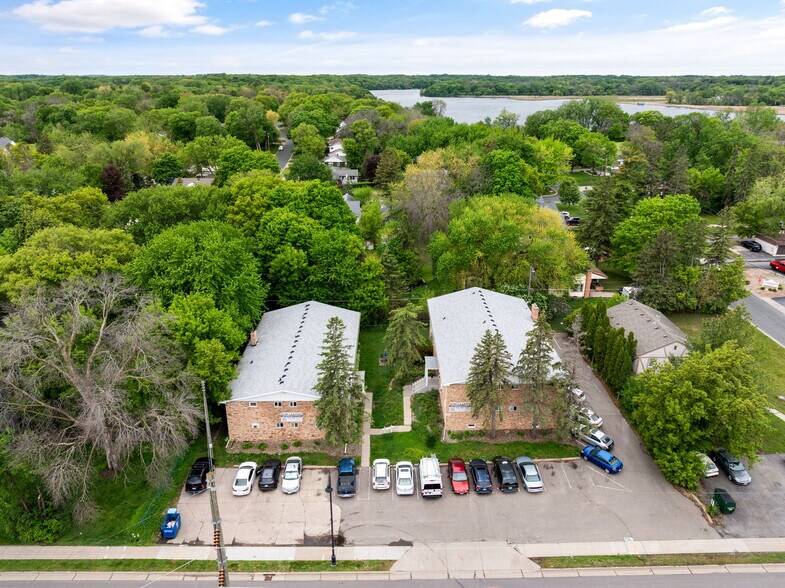 More Photos Of 2009-2017 Commerce Blvd, Mound Apartments For Sale