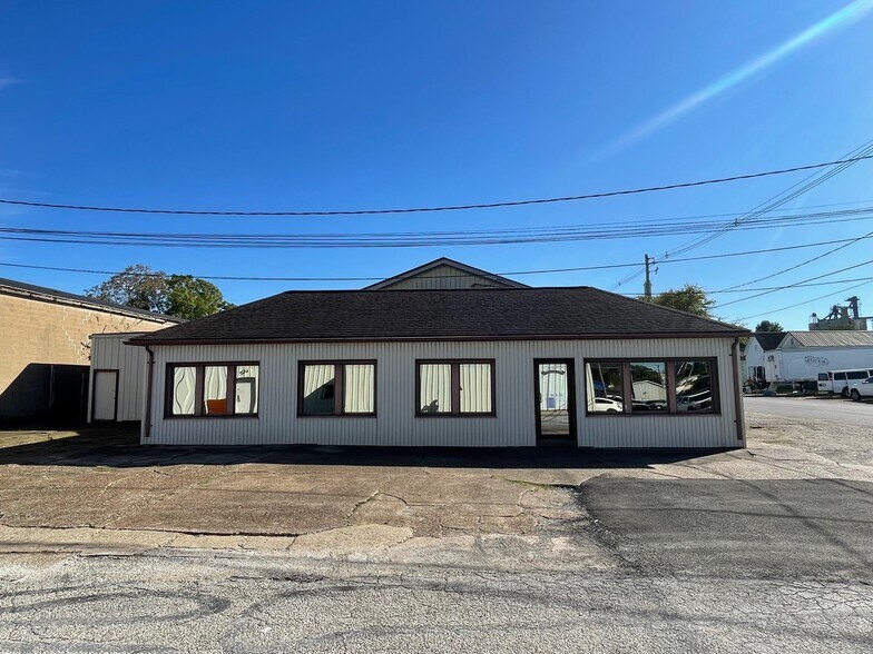 More Photos Of 105 N 9th Ave, Evansville Warehouse For Sale