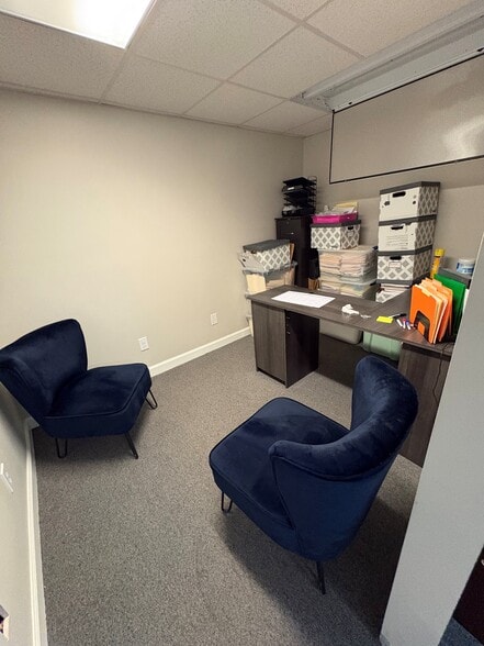 More Photos Of 1224 Executive Blvd, Chesapeake Showroom For Sale