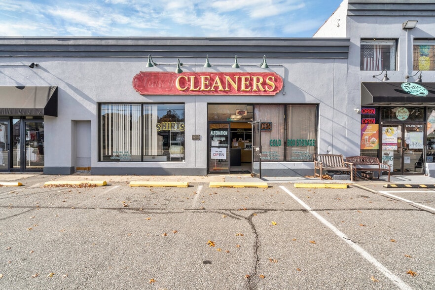 More Photos Of 142 S Livingston Ave, Livingston Unknown For Lease