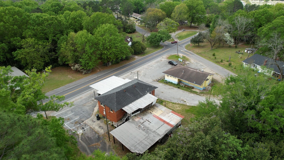 More Photos Of 510 S Camellia Blvd, Fort Valley Convenience Store For Sale