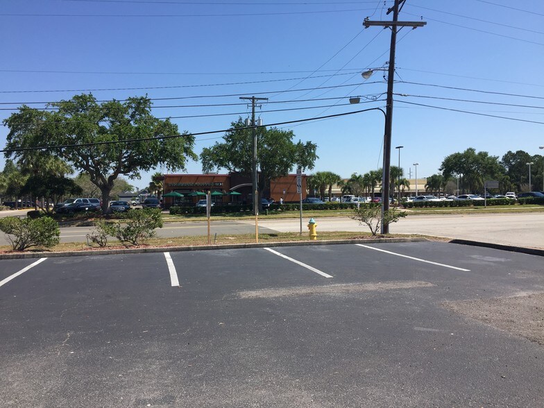 More Photos Of 3642-3684 W Gandy Blvd, Tampa Storefront For Sale