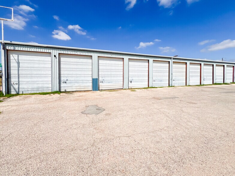 More Photos Of 1502 N Loop 250 W, Midland Warehouse For Sale