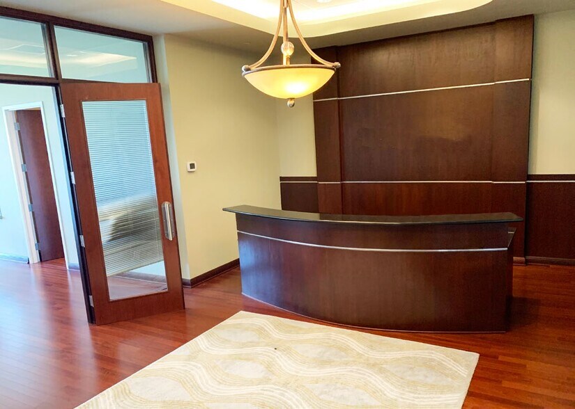 More Photos Of 5550 W Executive Dr, Tampa Office Residential For Sale