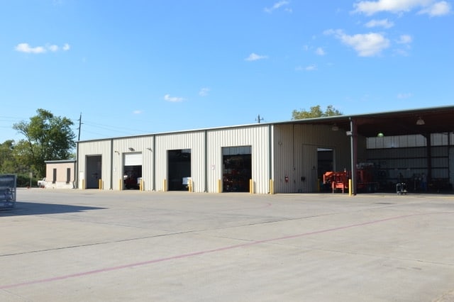 More Photos Of 1105 N Main St, Highlands Warehouse For Lease