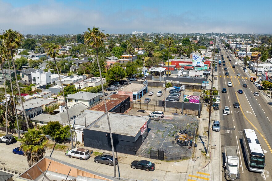 More Photos Of 2121 Lincoln Blvd, Venice Freestanding For Lease