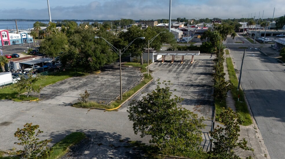 More Photos Of 200 S Bay St, Eustis Bank For Sale