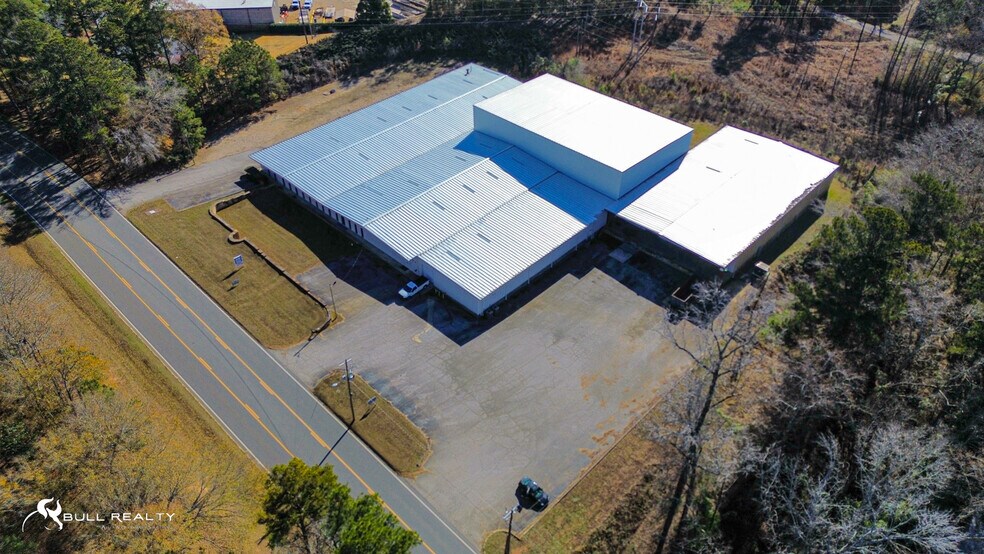 More Photos Of 210 E Lukken Industrial Dr, Lagrange Warehouse For Lease