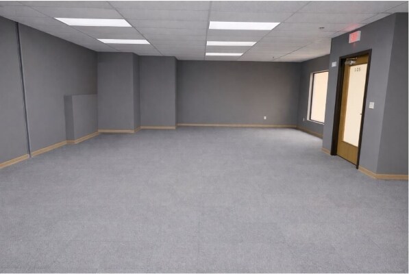 More Photos Of 55 Douglas Pike, Smithfield Bar For Lease