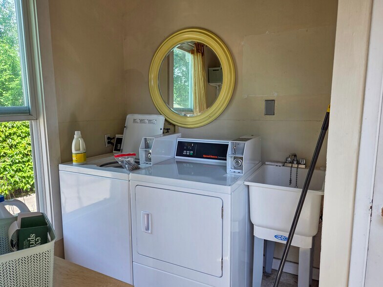 More Photos Of 150 W 8th St, Santa Rosa Apartments For Sale