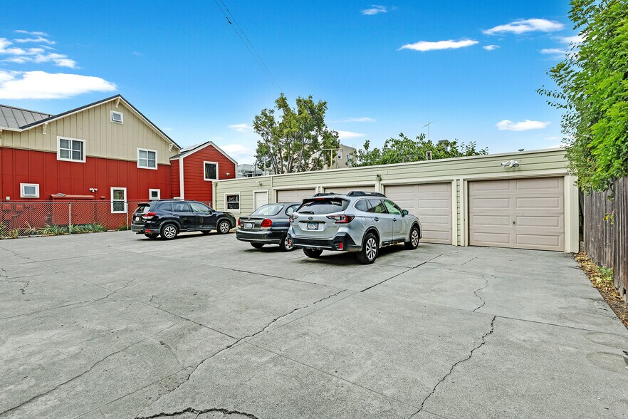 More Photos Of 476 42nd St, Oakland Apartments For Sale
