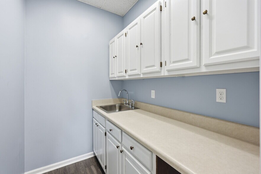 More Photos Of 476 Moreno Street St, Gainesville Distribution For Lease