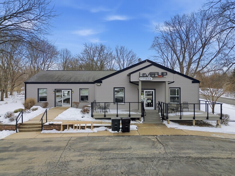Primary Photo Of 225 Hoel Ave, Stoughton Freestanding For Sale
