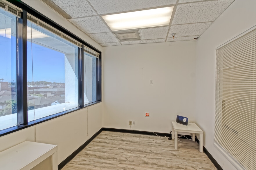 More Photos Of 18377 Beach Blvd, Huntington Beach Medical For Lease