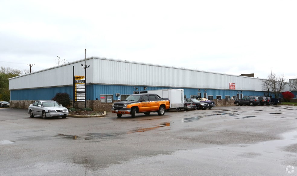 More Photos Of 14-16 Prosper Ct, Lake In The Hills Manufacturing For Lease