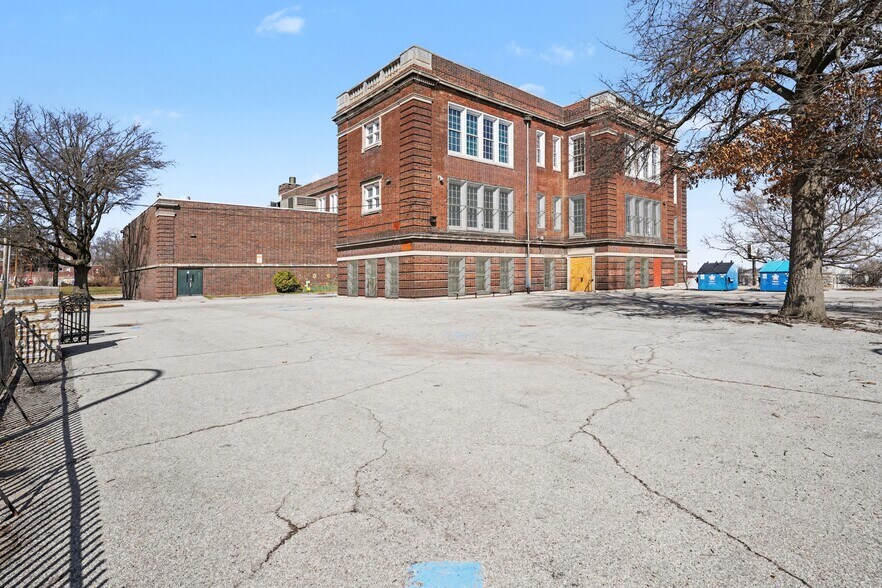 More Photos Of 3821 11th St, Saint Louis Specialty For Sale