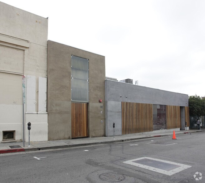 More Photos Of 1650 Schrader Blvd, Los Angeles Restaurant For Lease