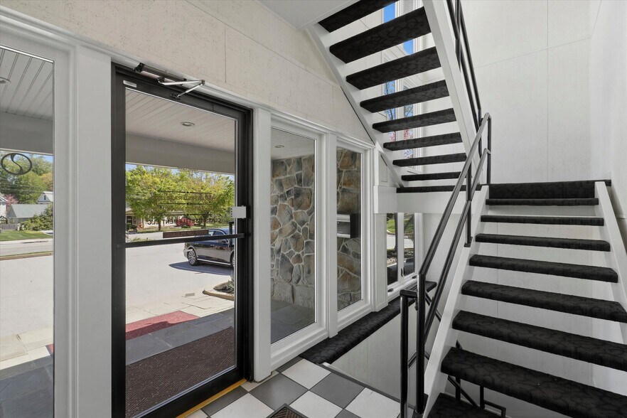 More Photos Of 528 E Lancaster Ave, Wayne Office For Lease