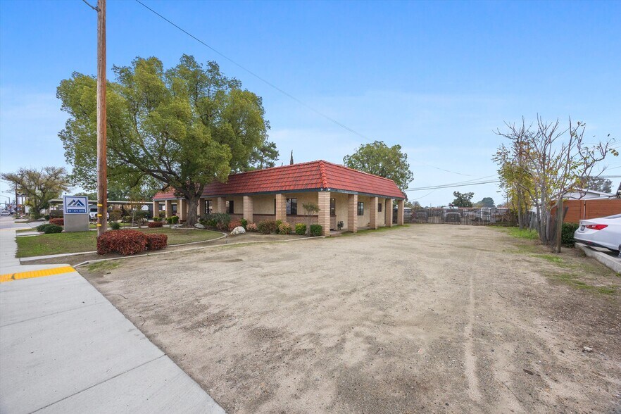 More Photos Of 9831 Rosedale Hwy, Bakersfield Office For Sale