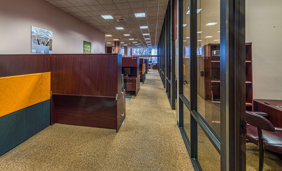 More Photos Of 6100 Bandera Rd, San Antonio Office For Lease