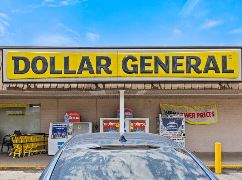 More Photos Of 403 Jack Roush Way, Manchester Convenience Store For Sale