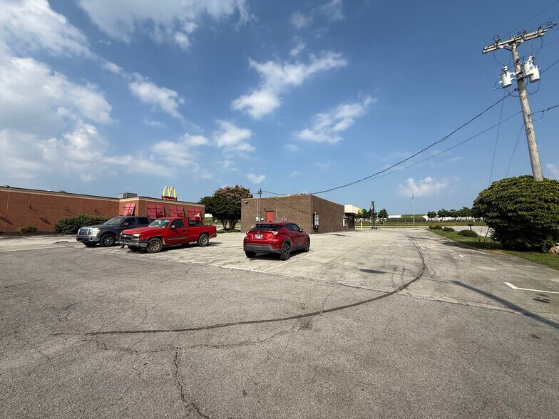 More Photos Of 2580 Alcoa Hwy, Alcoa Fast Food For Sale