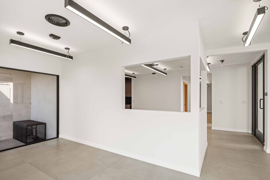 More Photos Of 8809 Sunland Blvd, Sun Valley Medical For Lease