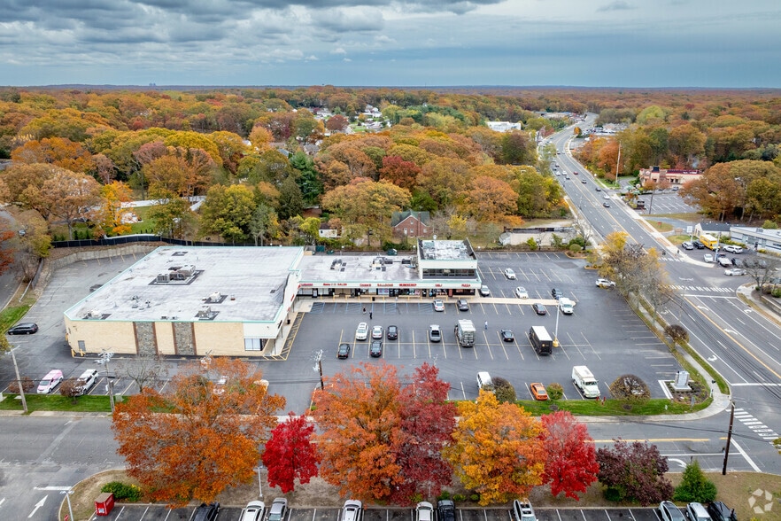 More Photos Of 975 Jericho Tpke, Smithtown Unknown For Lease