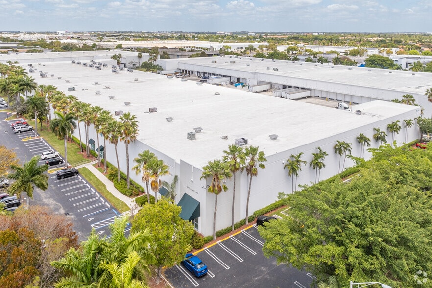 More Photos Of 2000 NW 97th Ave, Doral Warehouse For Lease
