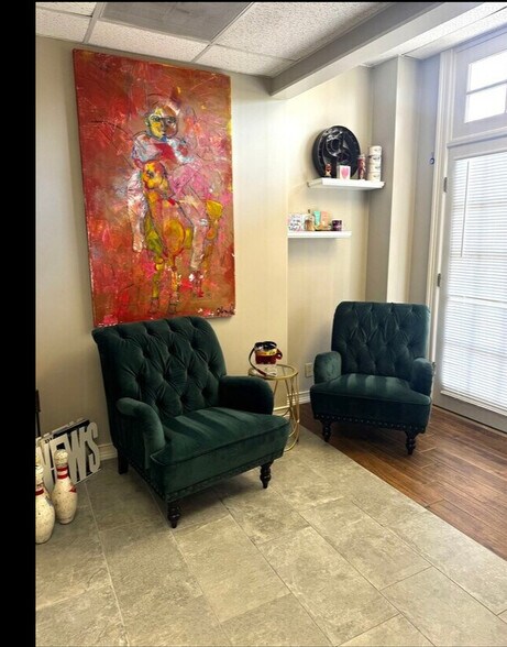 More Photos Of 1458 Campbell Rd, Houston Coworking Space