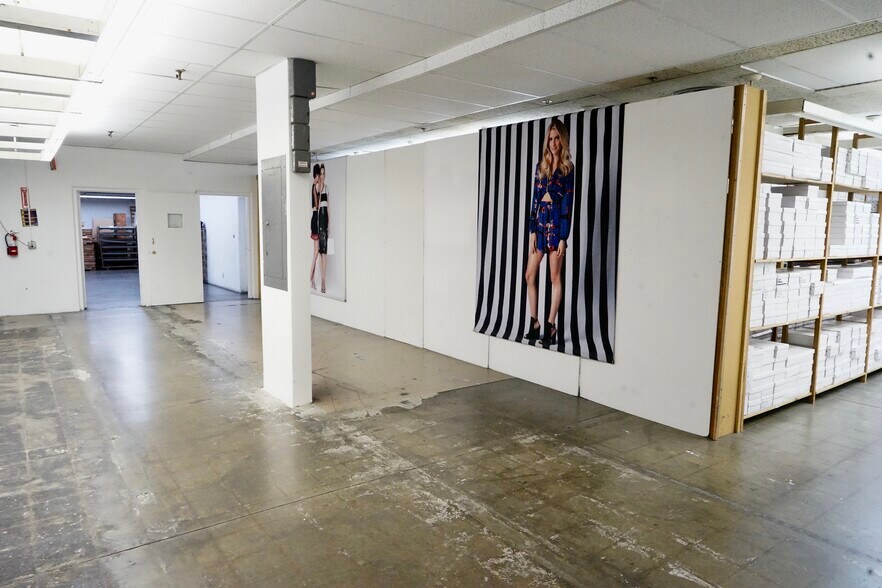 More Photos Of 3485 S La Cienega Blvd, Los Angeles Storefront For Lease