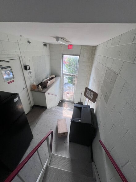 More Photos Of 4900 Frolich Ln, Hyattsville Warehouse For Lease