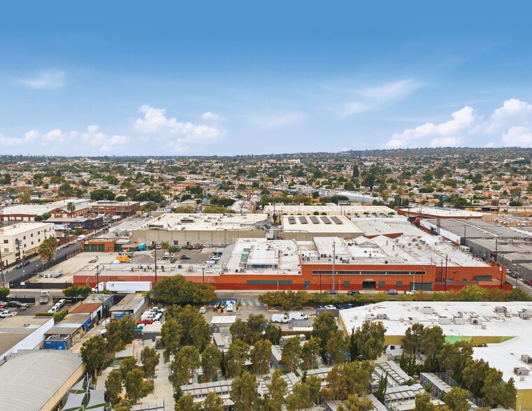 More Photos Of 6007 S St Andrews Pl, Los Angeles Manufacturing For Sale