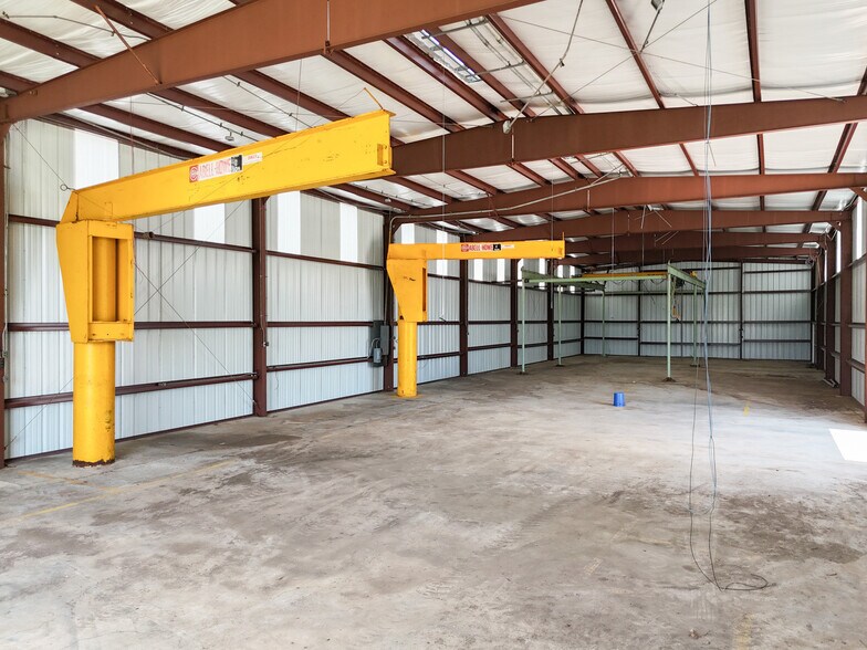 More Photos Of 1241 Peters Rd, Harvey Warehouse For Lease