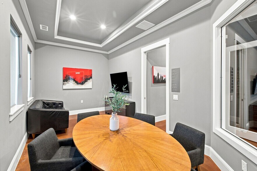 More Photos Of 642 Stoneglen Dr, Keller Office For Sale
