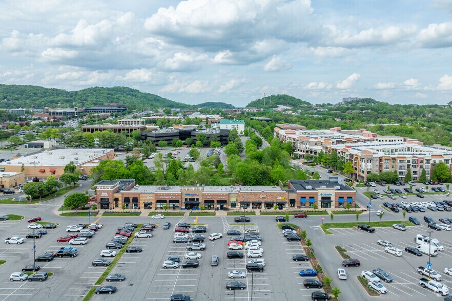 More Photos Of 111 Westwood Pl, Brentwood Office For Lease