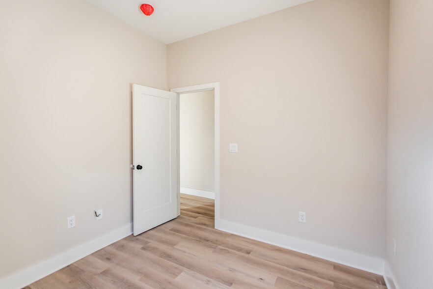 More Photos Of 4535 Commonwealth St, Detroit Apartments For Sale