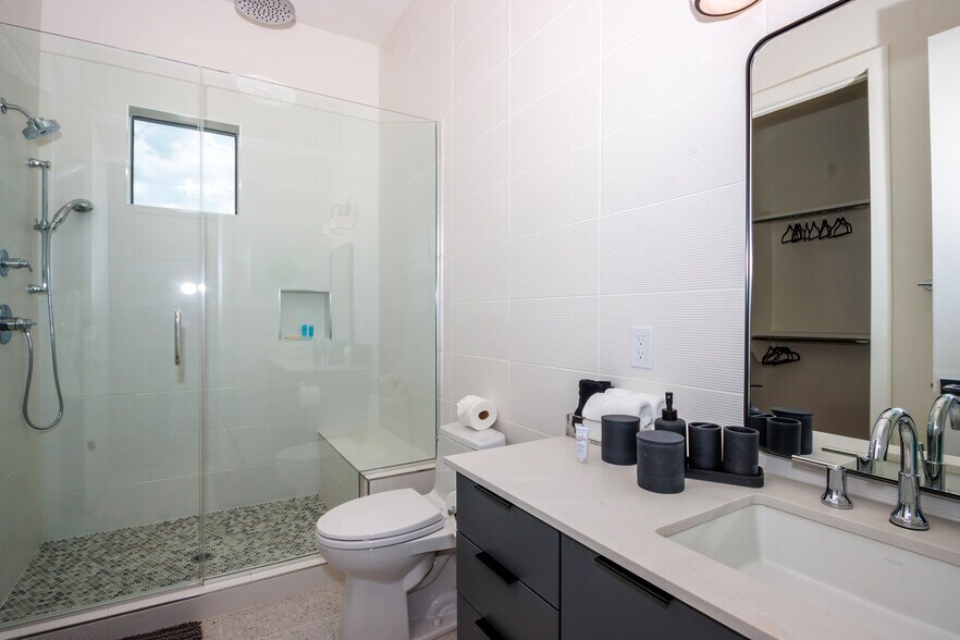 More Photos Of 6900 East 1st Ave, Scottsdale Apartments For Sale
