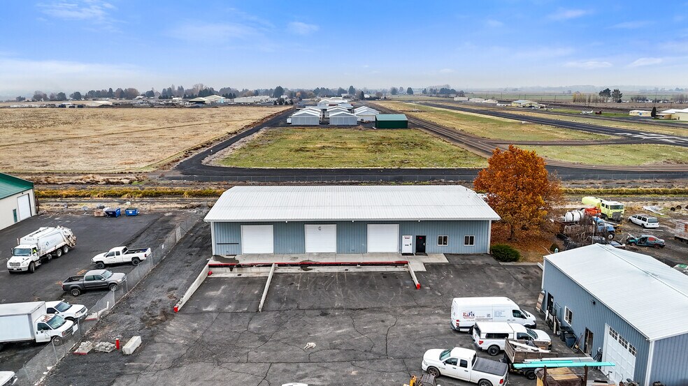 More Photos Of 11814 Debonair Rd NE, Moses Lake Warehouse For Lease