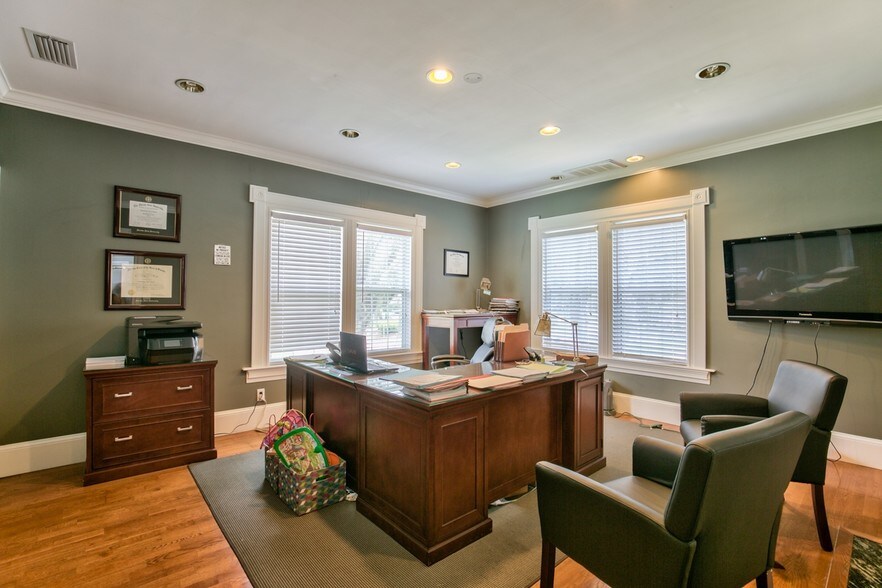 More Photos Of 863 E Park Ave, Tallahassee Office For Lease