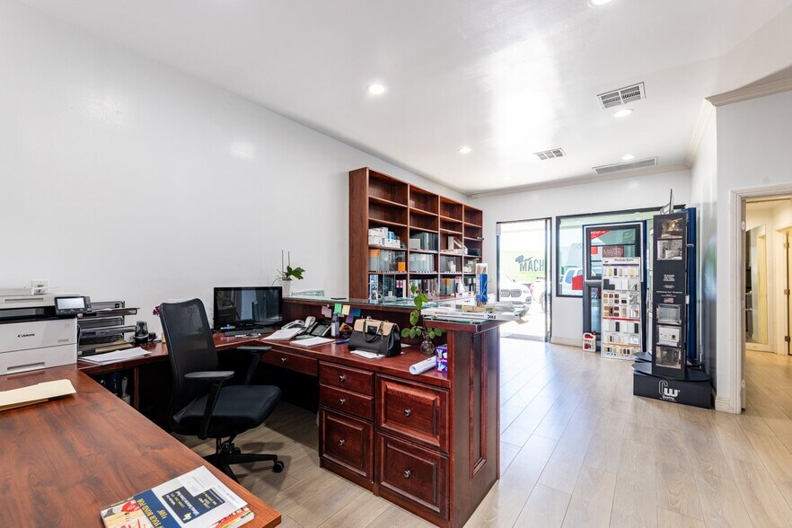 More Photos Of 12970 Branford St, Pacoima Warehouse For Lease