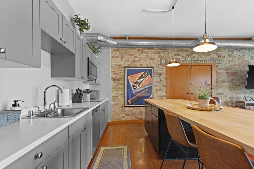 More Photos Of 228 Main St, Racine Restaurant For Sale