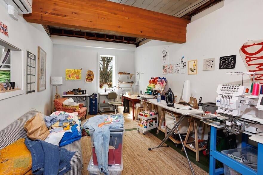 More Photos Of 3425 SE Yamhill St, Portland Loft Creative Space For Sale