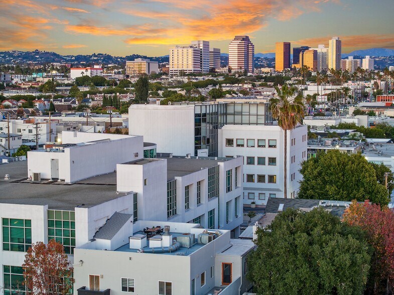 More Photos Of 1411-1413 Cloverfield Blvd, Santa Monica Apartments For Sale