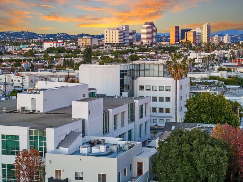 More Photos Of 1411-1413 Cloverfield Blvd, Santa Monica Apartments For Sale
