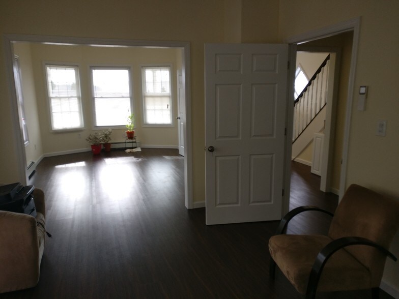 More Photos Of 65 Station Rd, Cranbury Medical For Sale