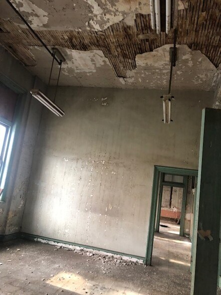 More Photos Of 2200 N 8th St, Philadelphia Warehouse For Lease