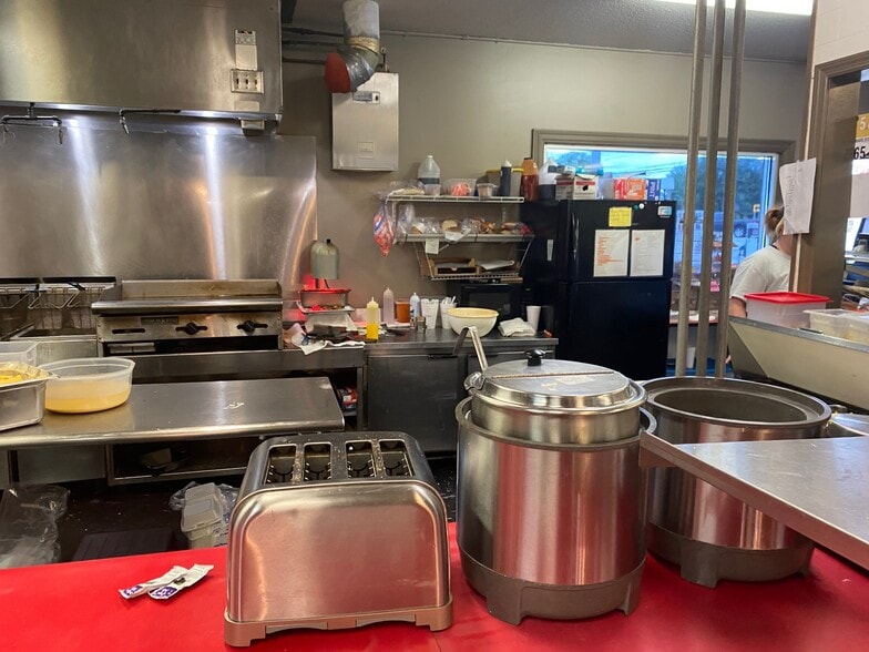 More Photos Of 1837 Highway 64 W, Shelbyville Convenience Store For Sale